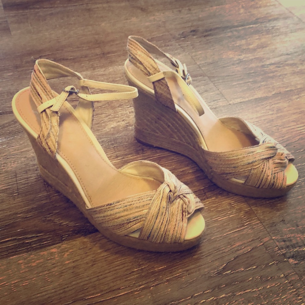 Saks Wedges